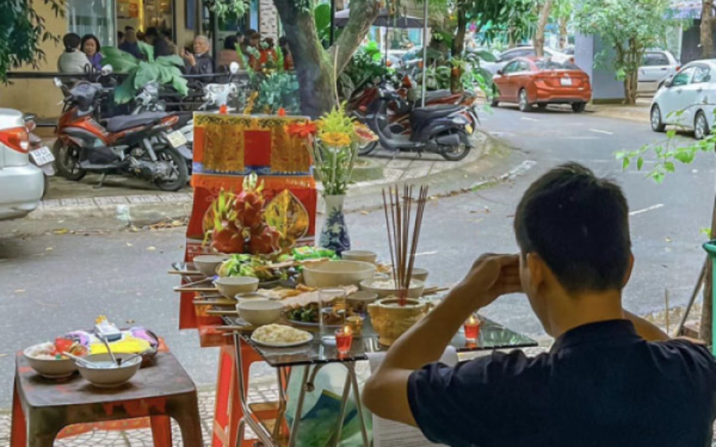 Bài cúng tất niên ngoài trời 